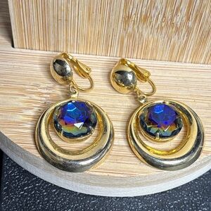 Vintage Lightweight Aurora Borealis Gold Tone Clip On Dangle Earrings Fashion